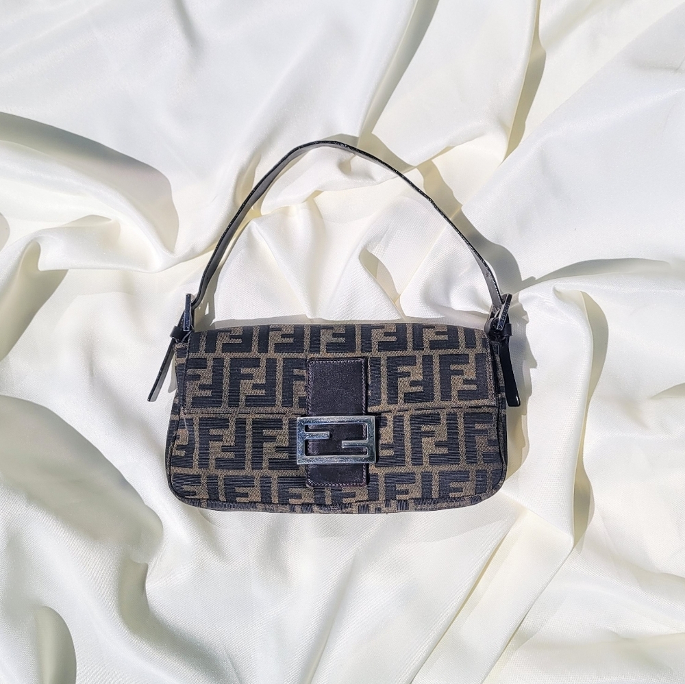 SOLD 🧸FENDI ZUCCA BAGUETTE🧸